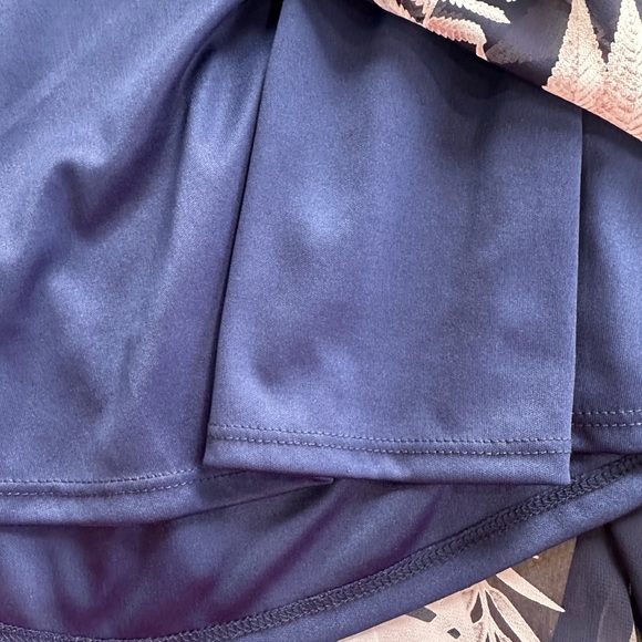 By Together Navy Floral Tie Neck Top Leaves Tropical Layer Versatile Sz L - Picture 6 of 7